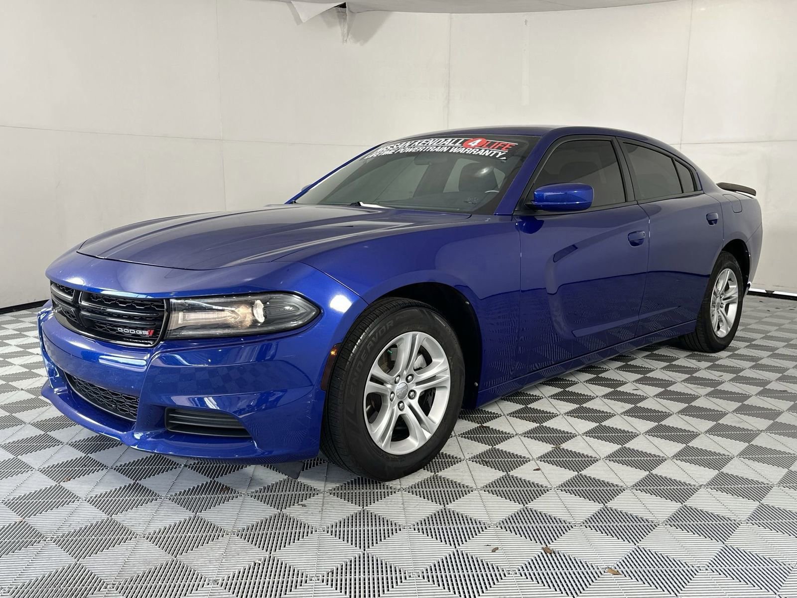 Used 2021 Dodge Charger SXT RWD image 4