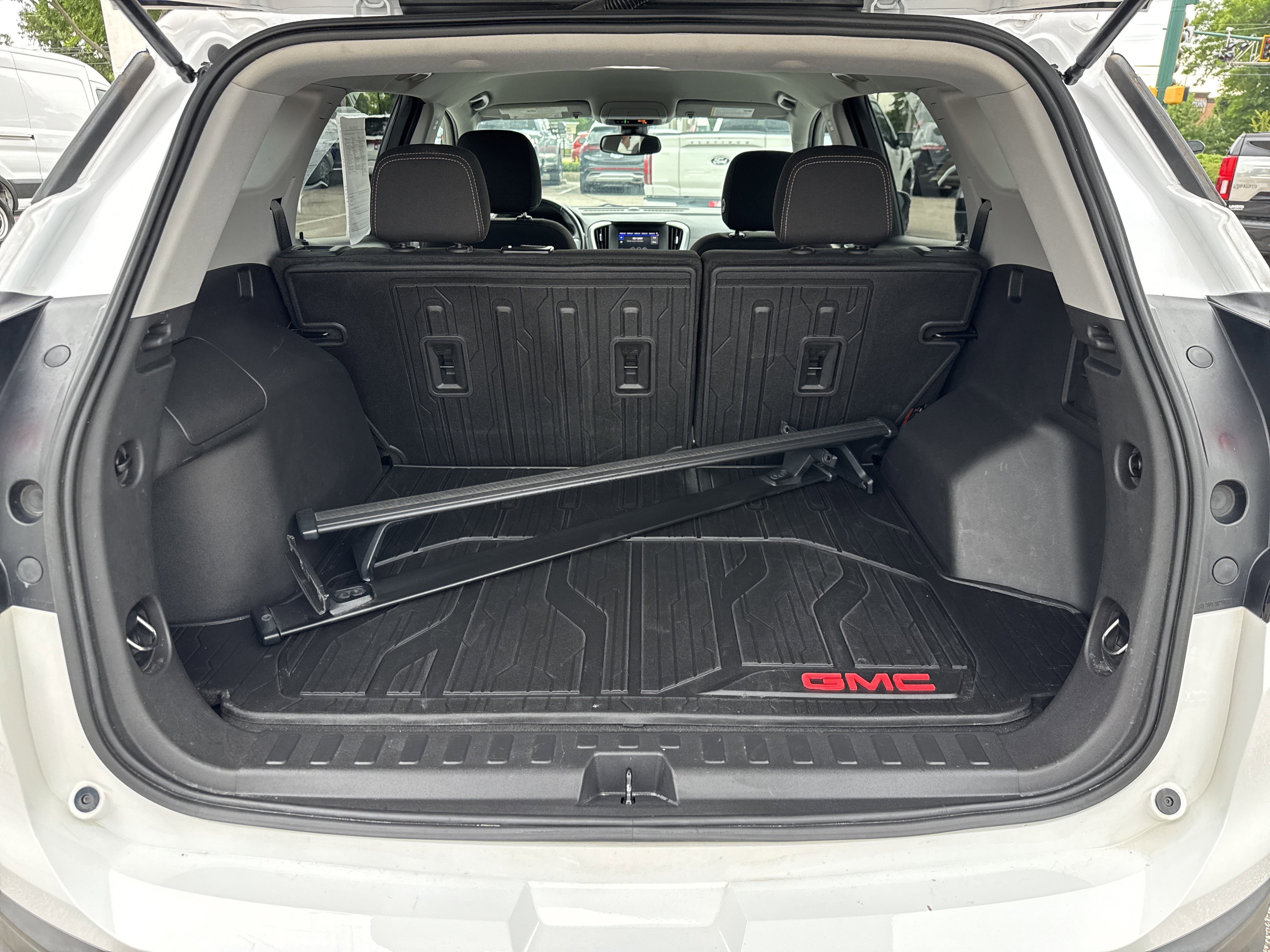 Used 2021 GMC Terrain SLE w/ Driver Convenience Package FWD image 13