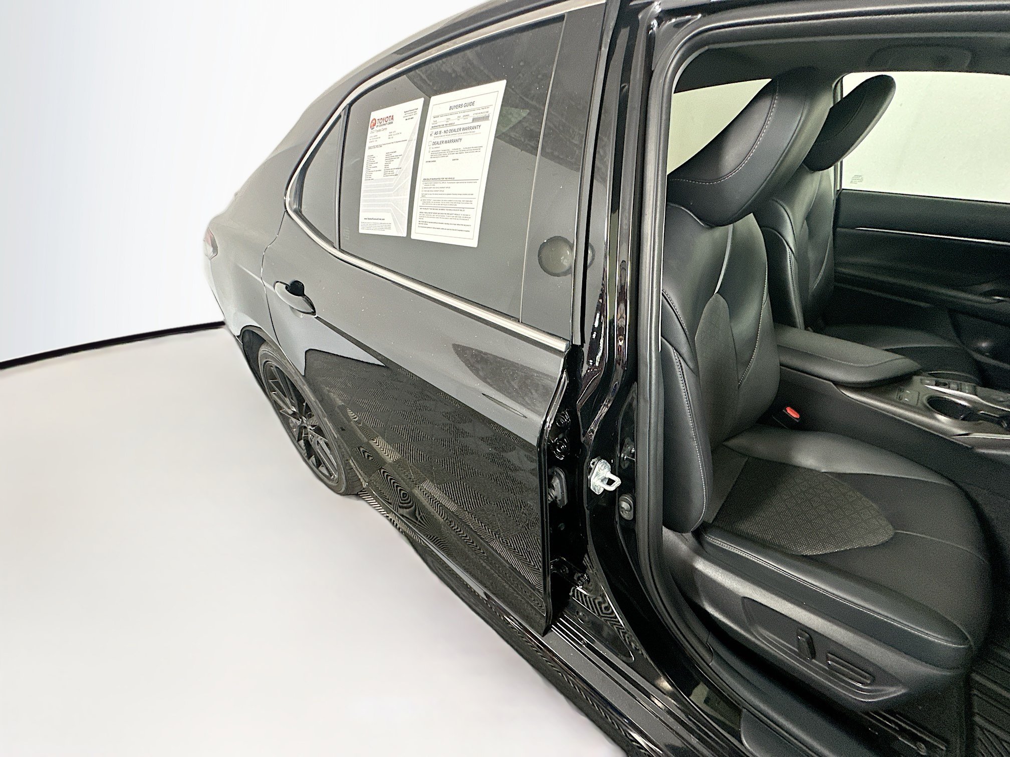 Used 2022 Toyota Camry XSE FWD image 28