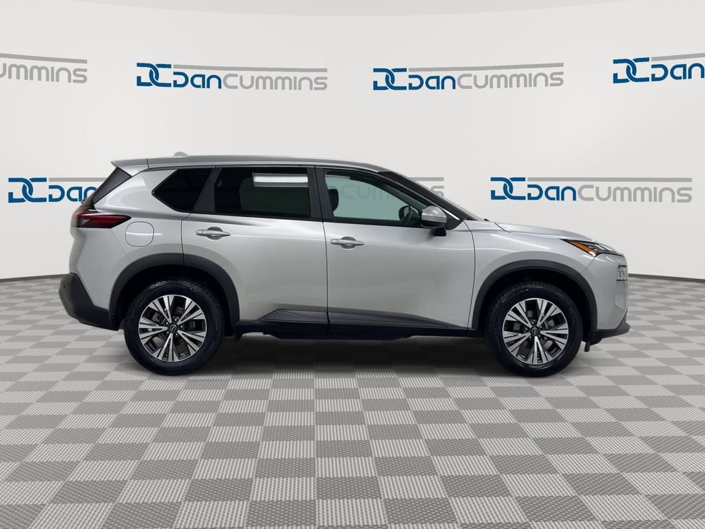 Used 2023 Nissan Rogue SV image 9