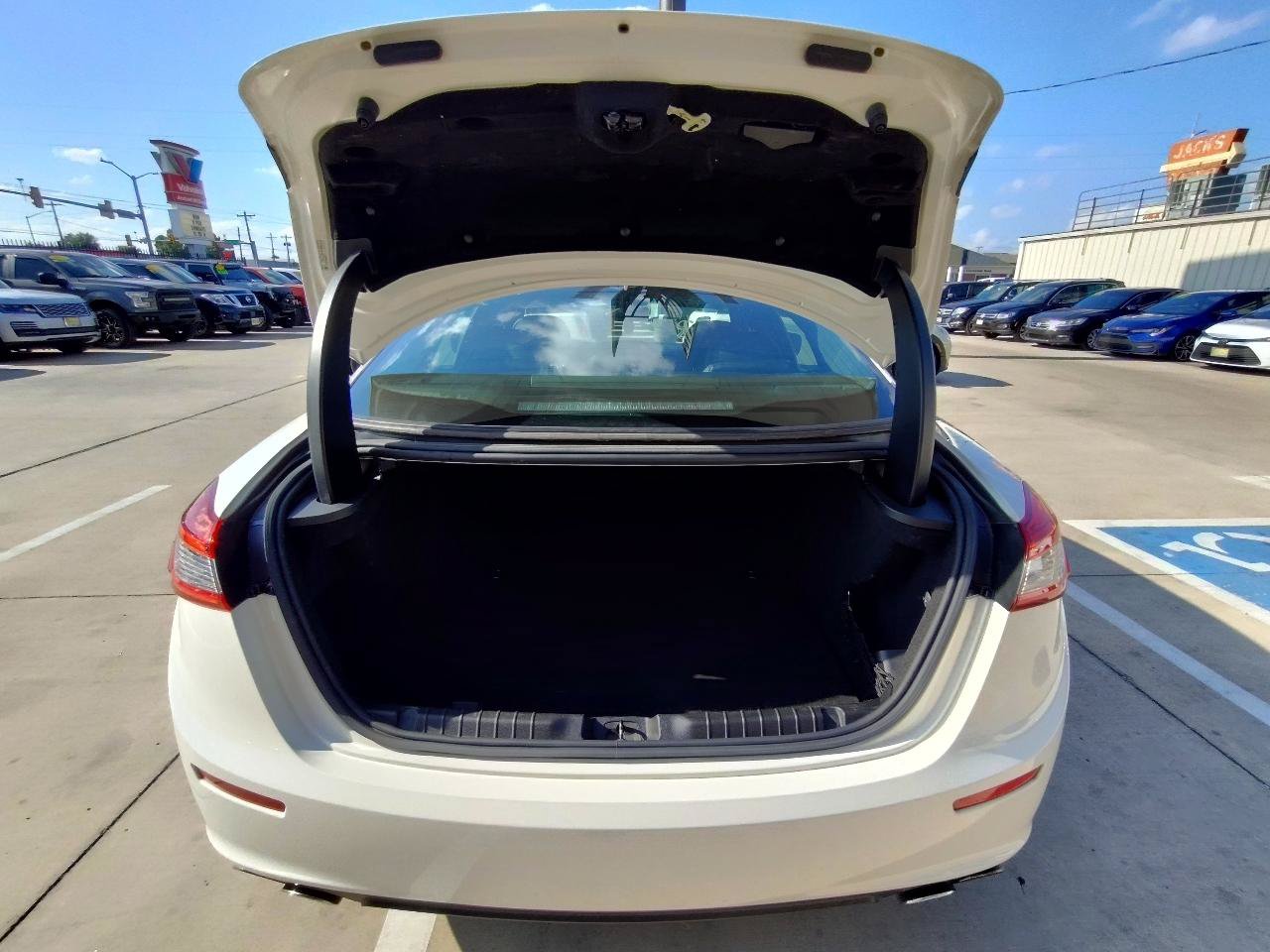 Used 2016 Maserati Ghibli RWD image 49