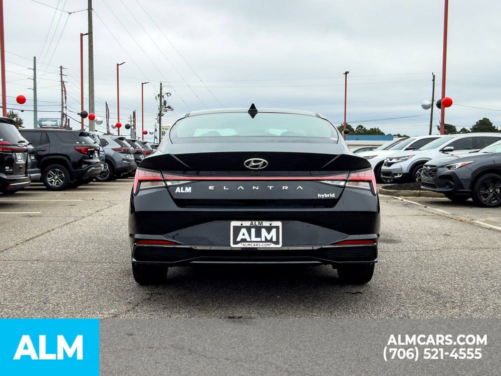Used 2022 Hyundai Elantra Limited FWD image 12