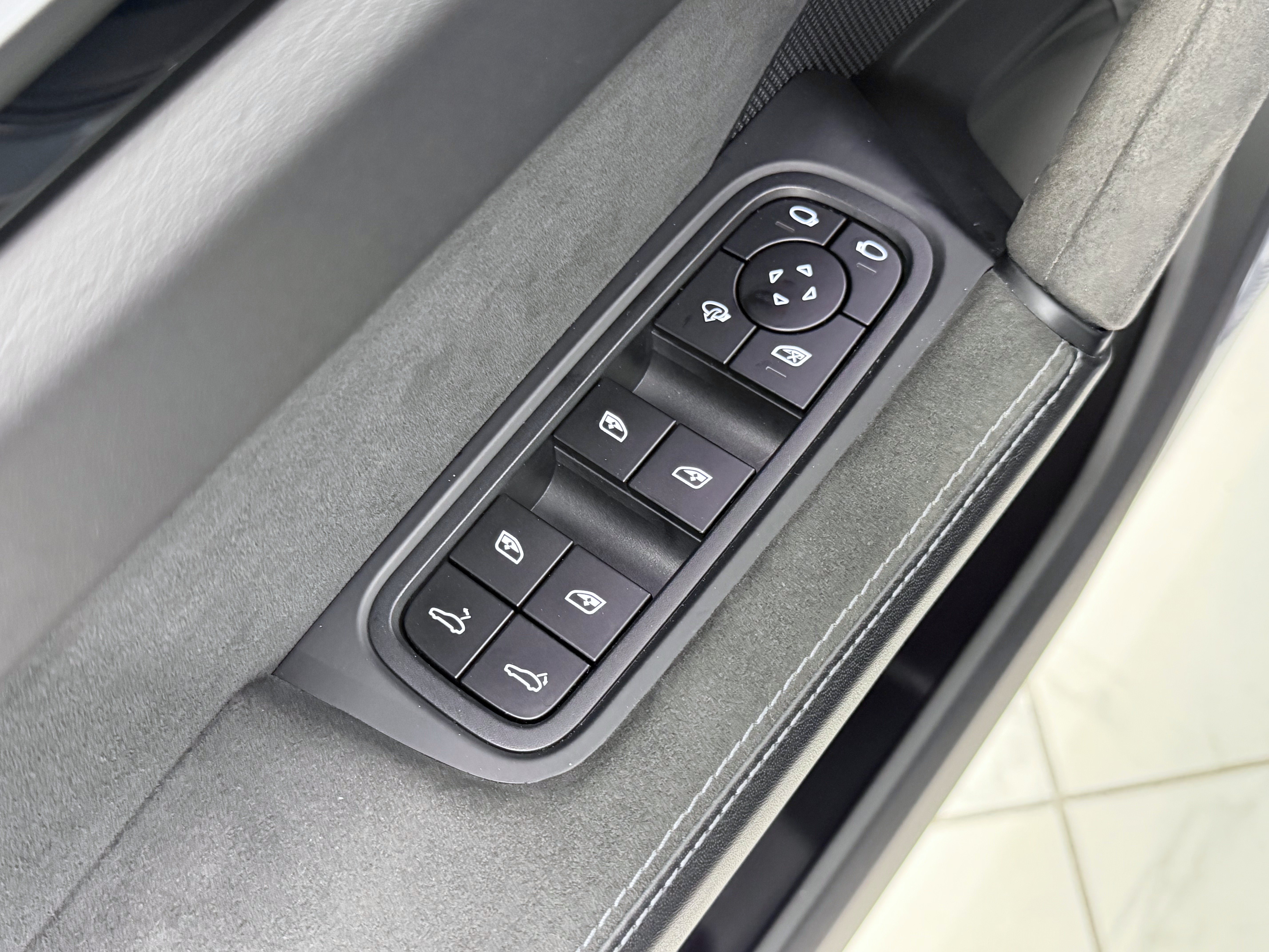 Certified 2022 Porsche Cayenne Turbo GT AWD/4WD image 34