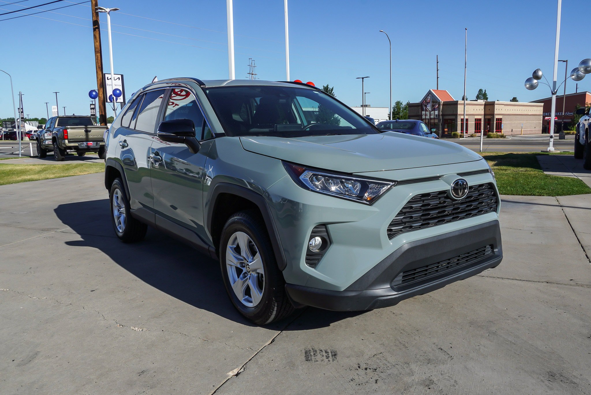 Certified 2021 Toyota RAV4 XLE w/ Convenience Package FWD image 2