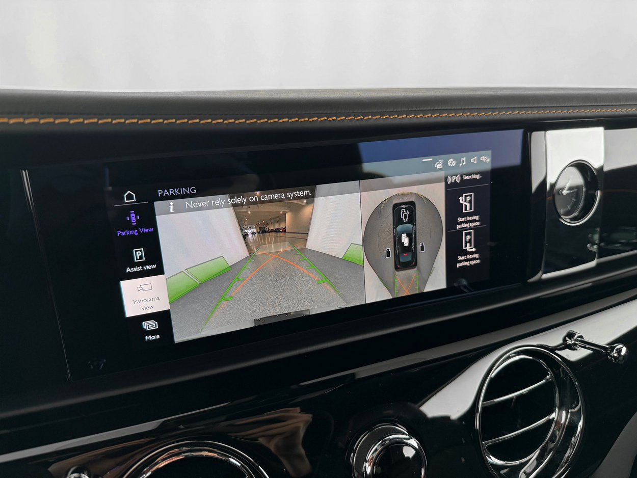 Used 2024 Rolls-Royce Spectre image 19