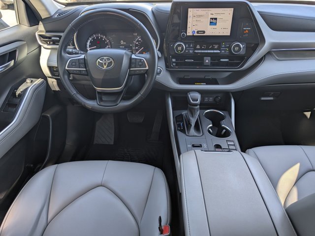 Used 2023 Toyota Highlander XLE image 20