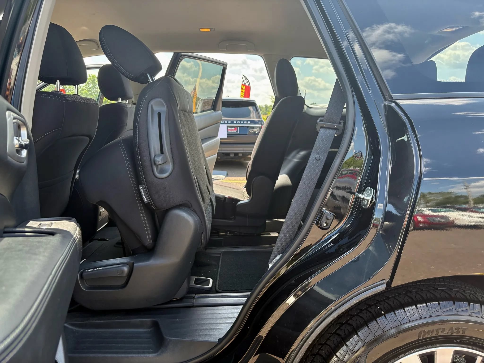 Used 2019 Nissan Pathfinder SV AWD/4WD image 18