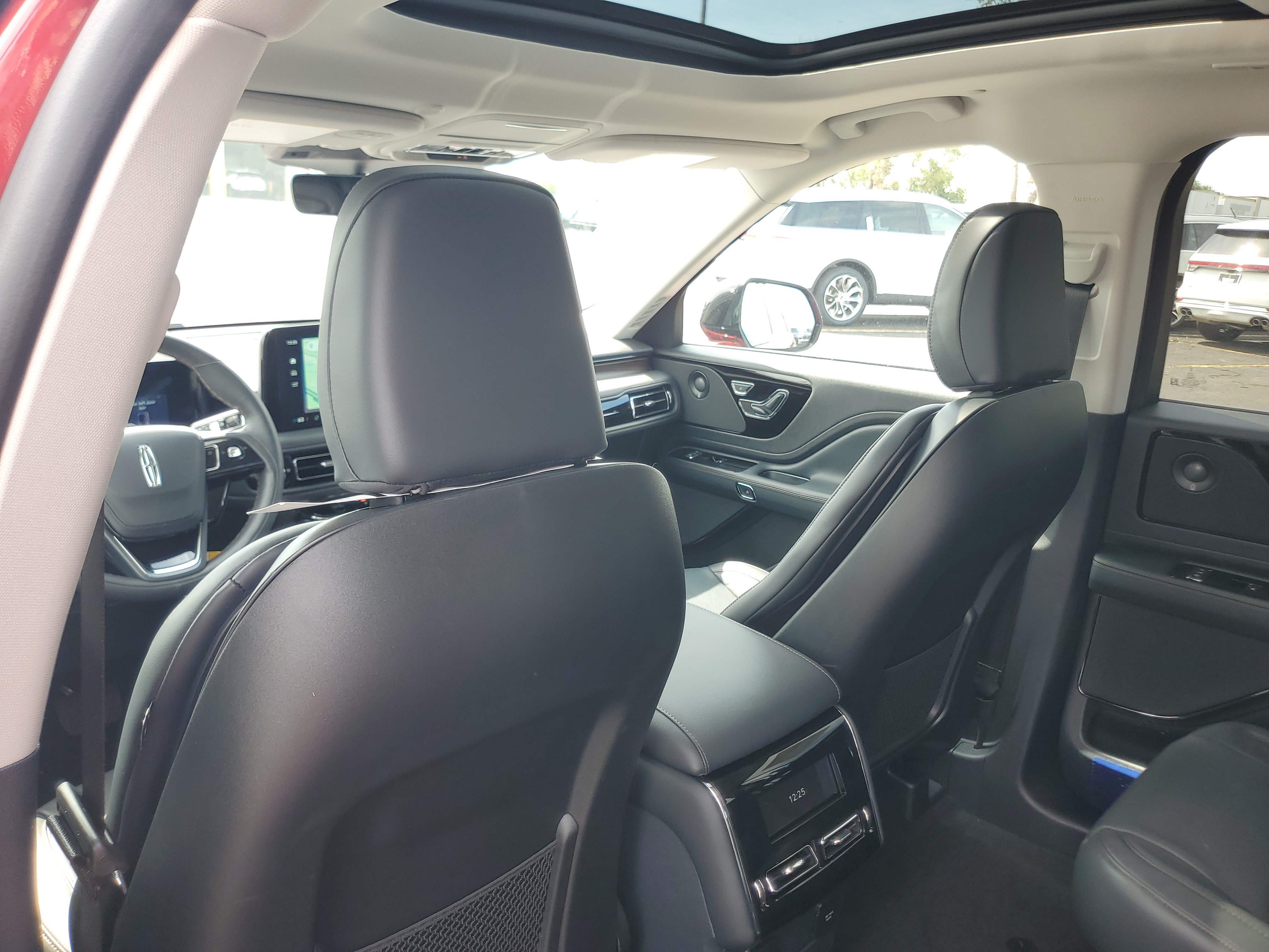 New 2027 Lincoln Aviator Reserve AWD/4WD image 22