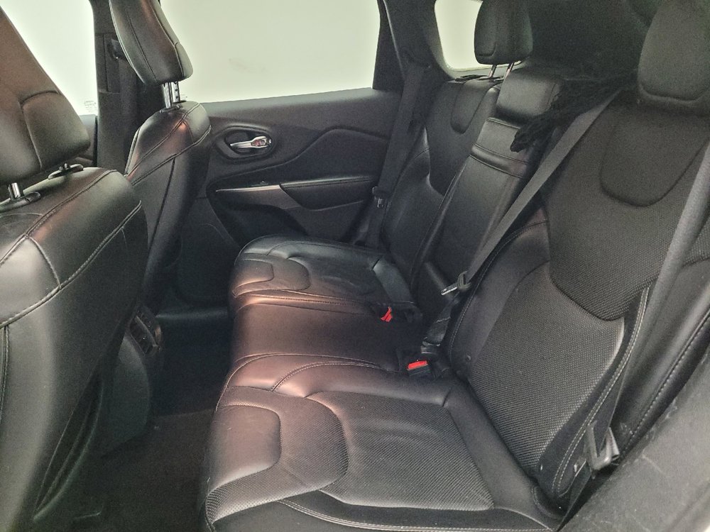 Used 2019 Jeep Cherokee Limited image 18