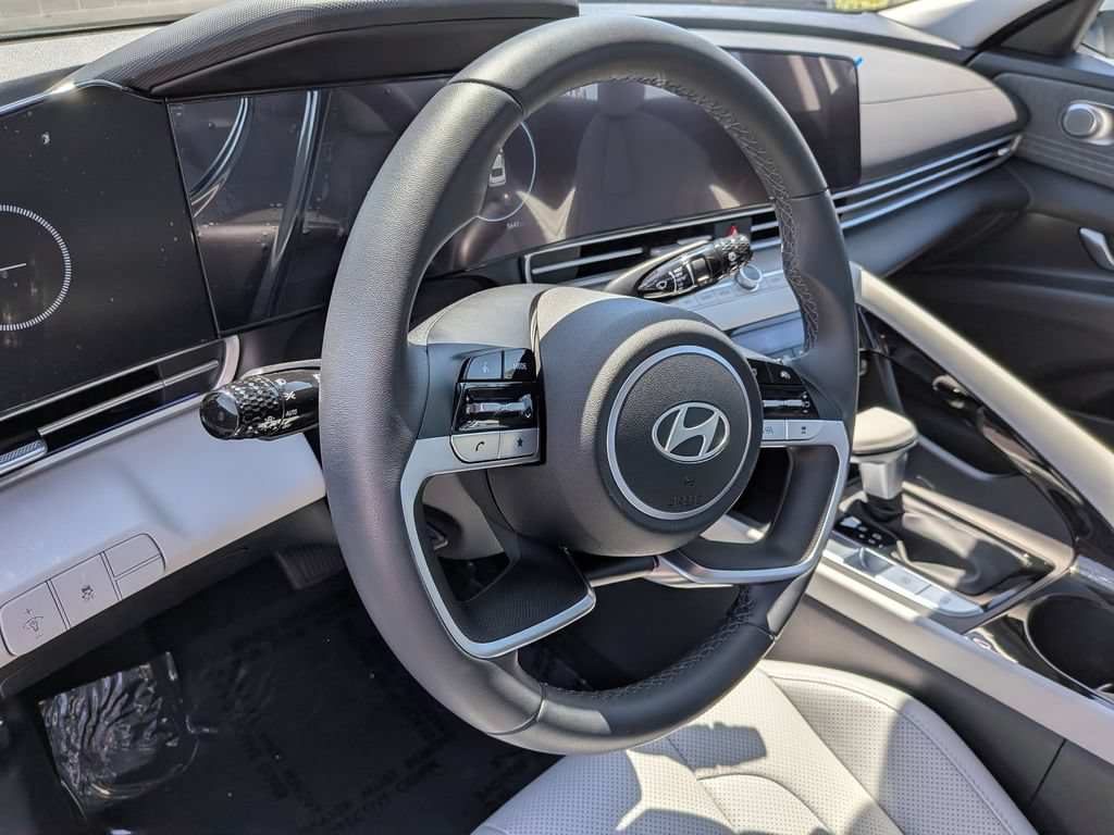 Certified 2026 Hyundai Elantra Limited FWD image 18