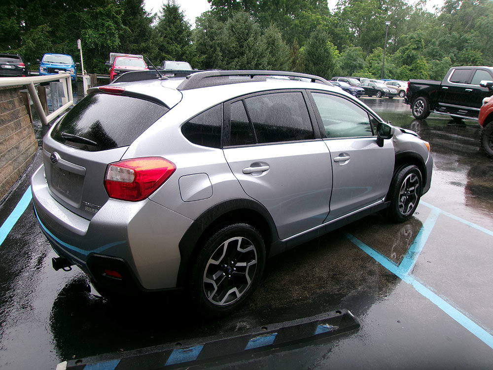 Used 2016 Subaru Crosstrek 2.0i Premium w/ Moonroof Package image 5