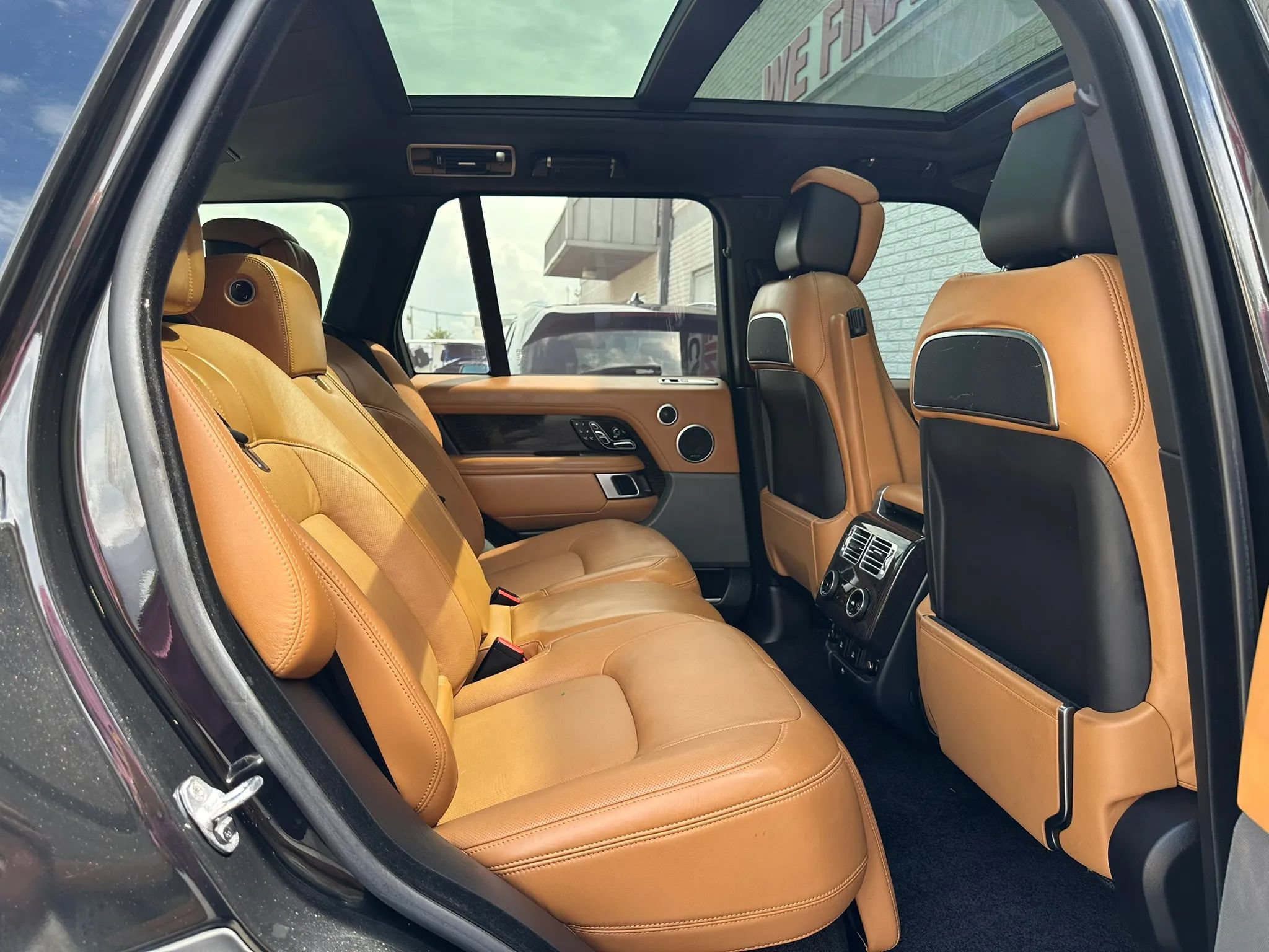 Used 2018 Land Rover Range Rover Autobiography AWD/4WD image 30