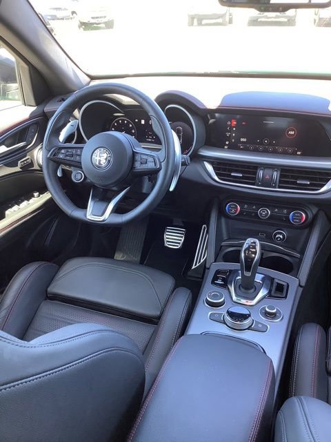Used 2025 Alfa Romeo Stelvio Tributo Italiano w/ Driving Assist Package AWD/4WD image 24