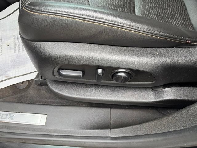 Used 2022 Chevrolet Equinox Premier AWD/4WD image 11