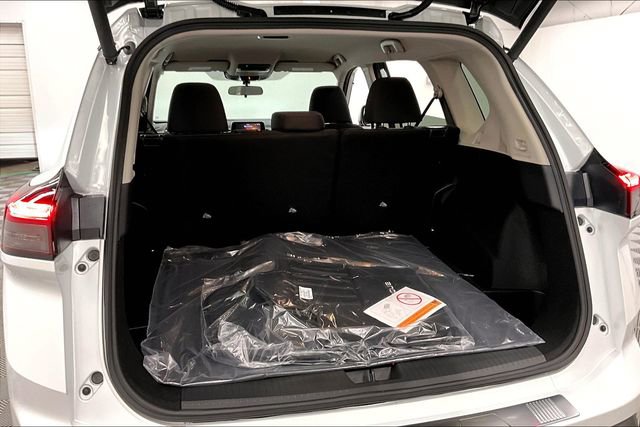 New 2025 Nissan Rogue SV image 38