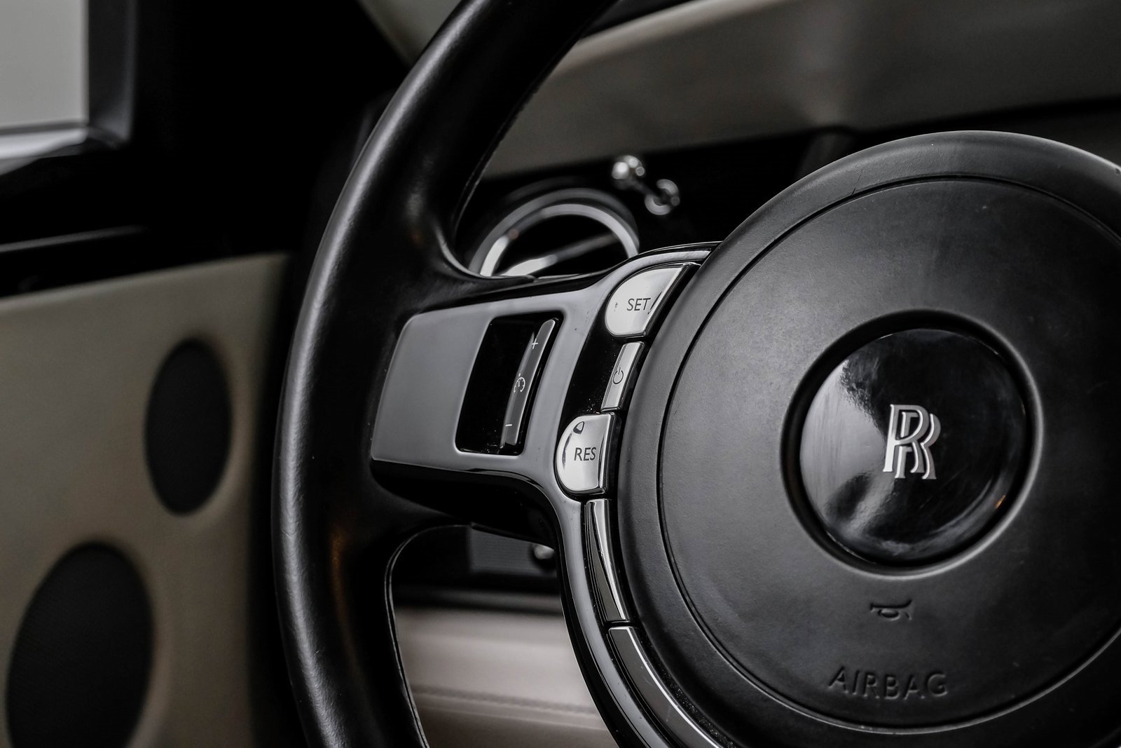 Used 2014 Rolls-Royce Ghost image 28