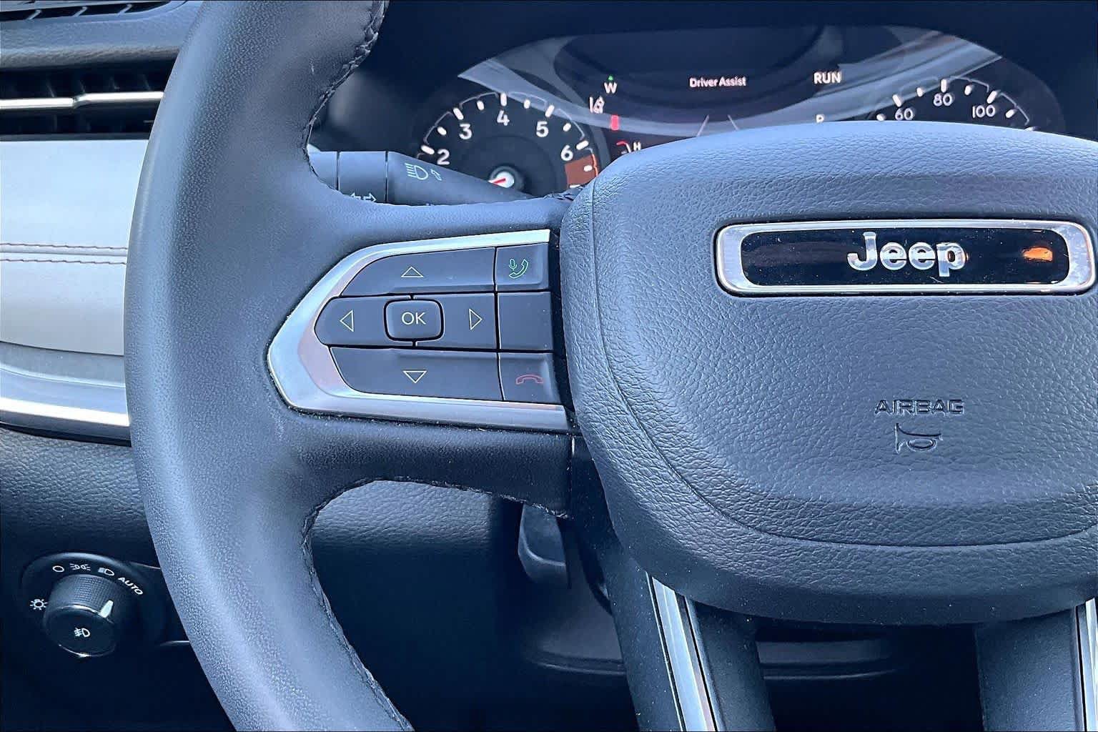 Used 2025 Jeep Compass Limited AWD/4WD image 20