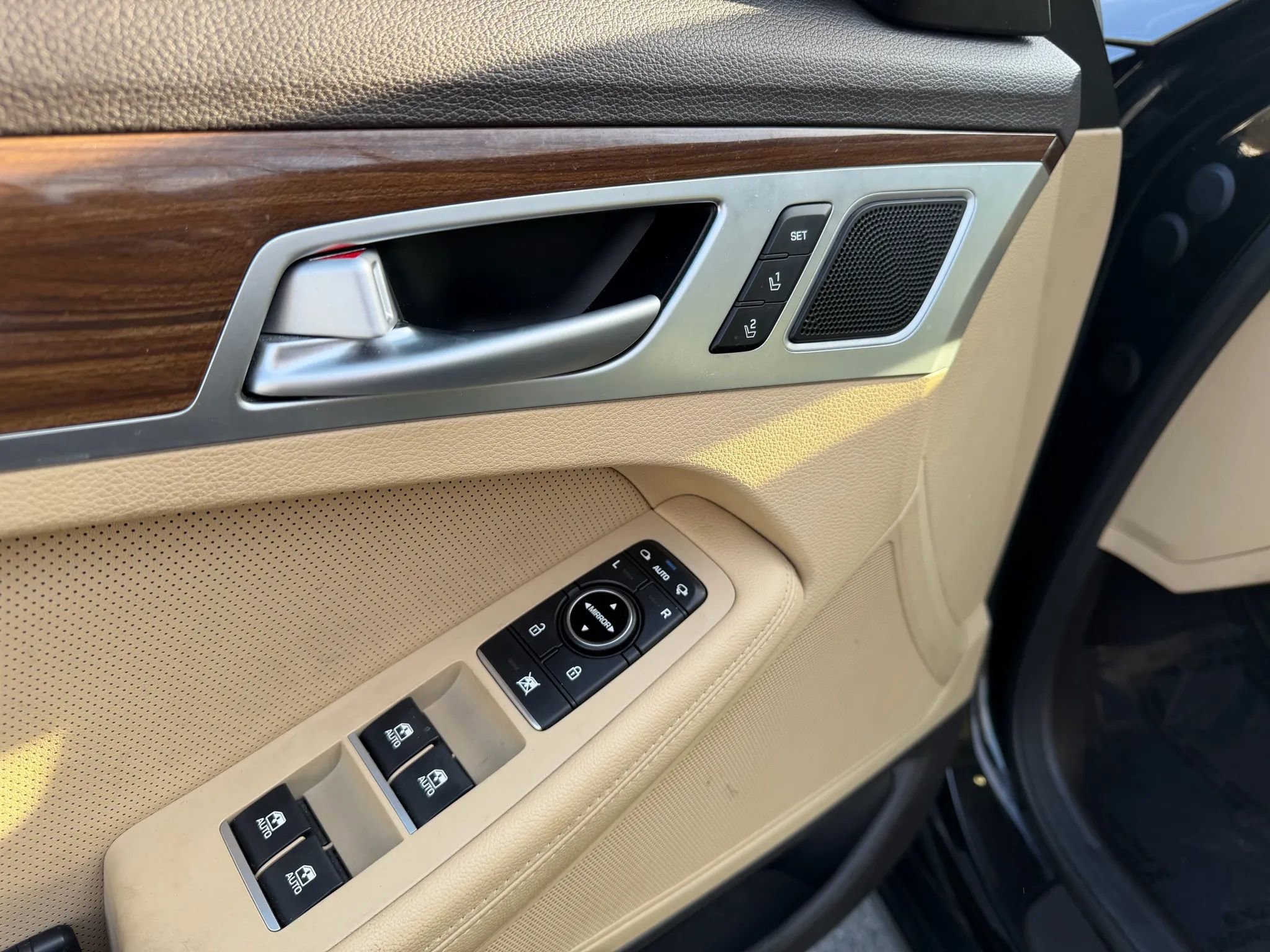 Used 2017 Genesis G80 3.8 image 23