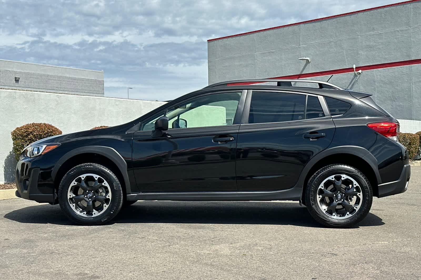 Used 2023 Subaru Crosstrek 2.0i image 9
