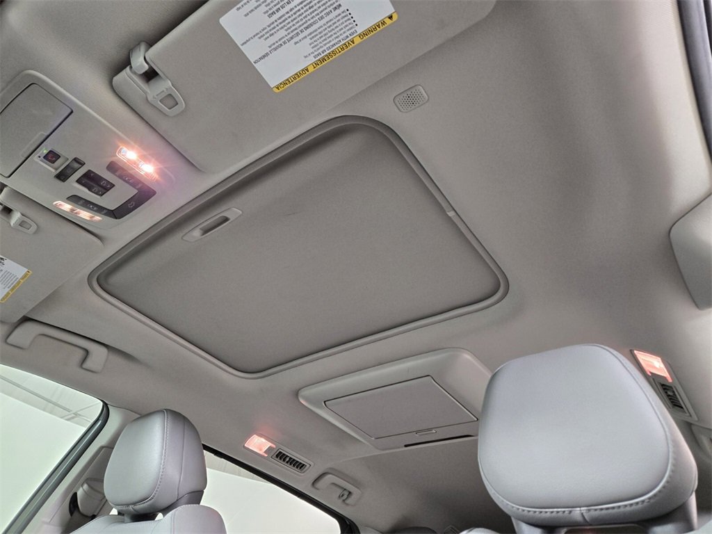 Used 2022 Toyota Sienna XLE image 15