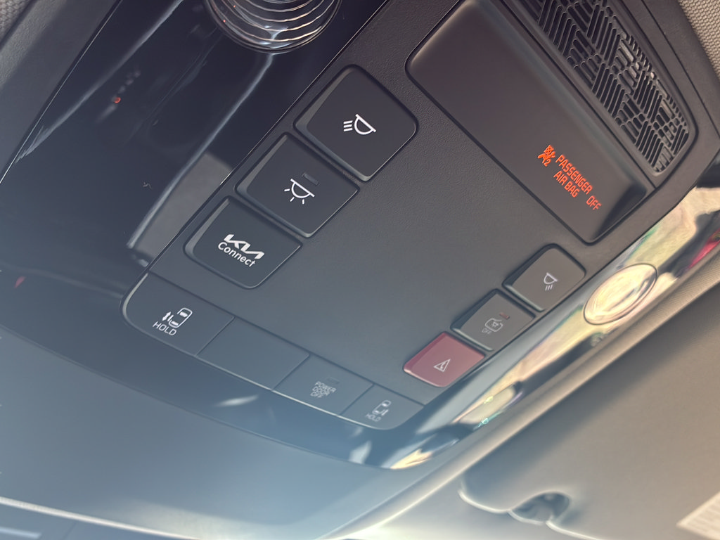 New 2026 Kia Carnival FWD image 40