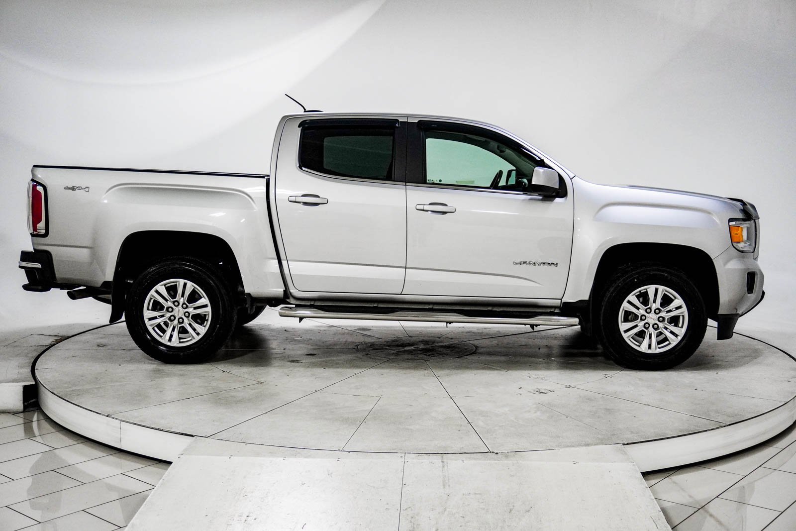 Used 2019 GMC Canyon SLE image 10