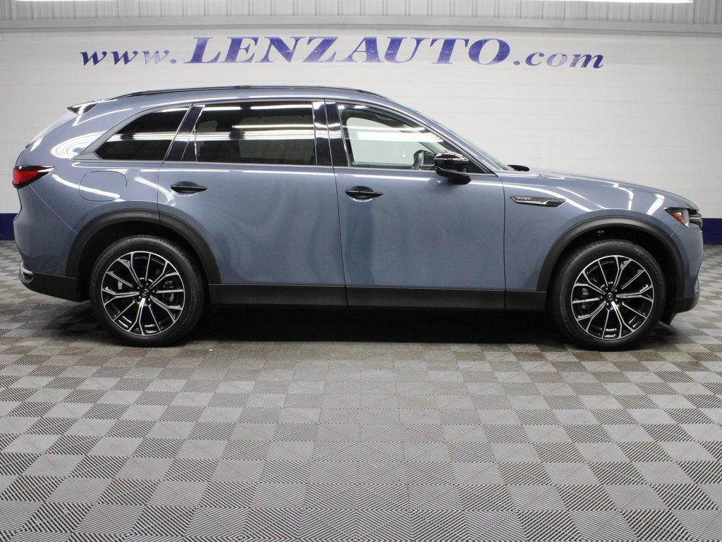 Used 2025 MAZDA CX-70 Plug-In Hybrid w/ Premium Pkg AWD/4WD image 2