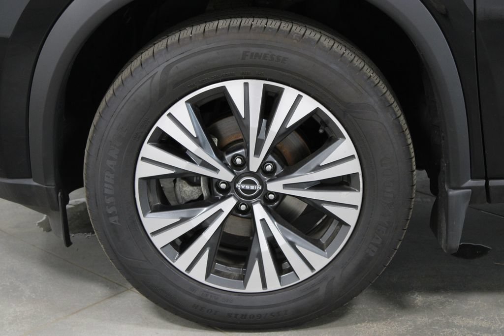 Used 2023 Nissan Rogue SV AWD/4WD image 18