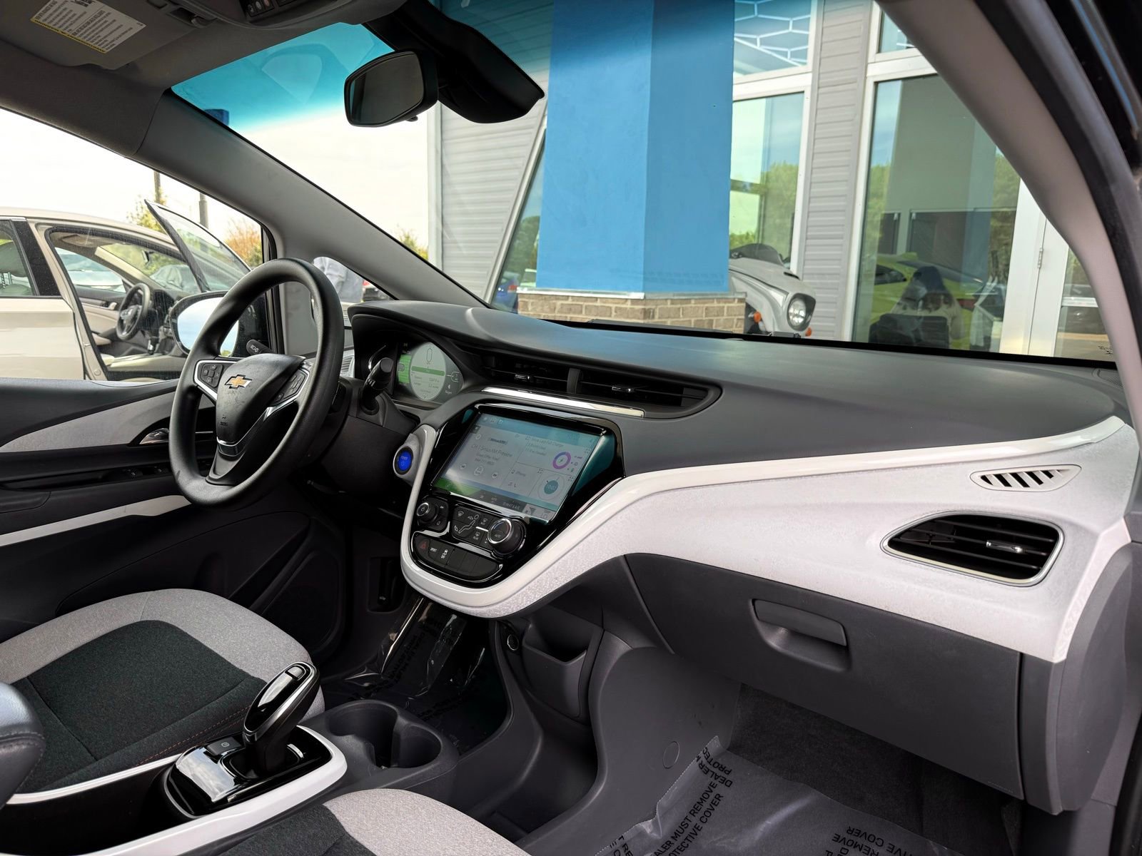 Used 2018 Chevrolet Bolt LT FWD image 25