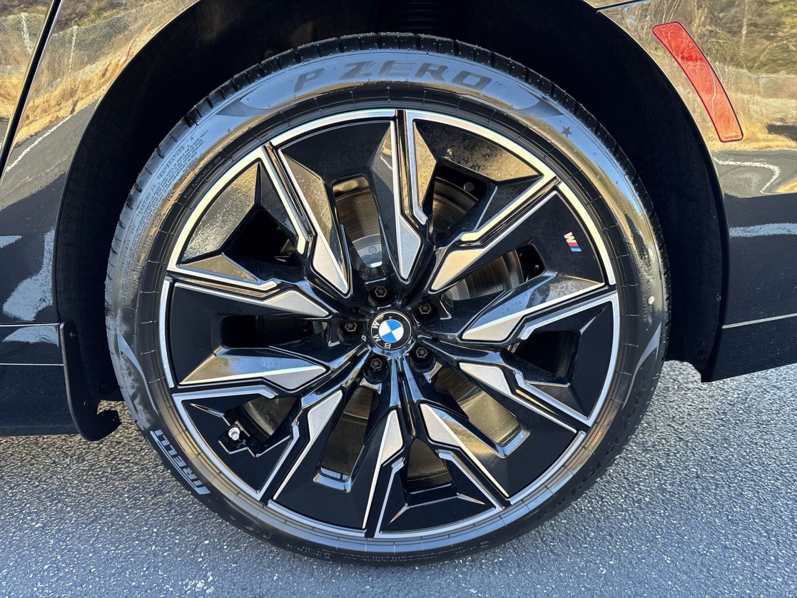 New 2026 BMW i7 M70 AWD/4WD image 26