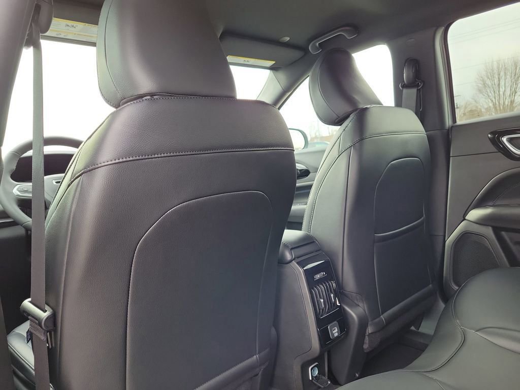 New 2026 Jeep Compass Latitude image 13