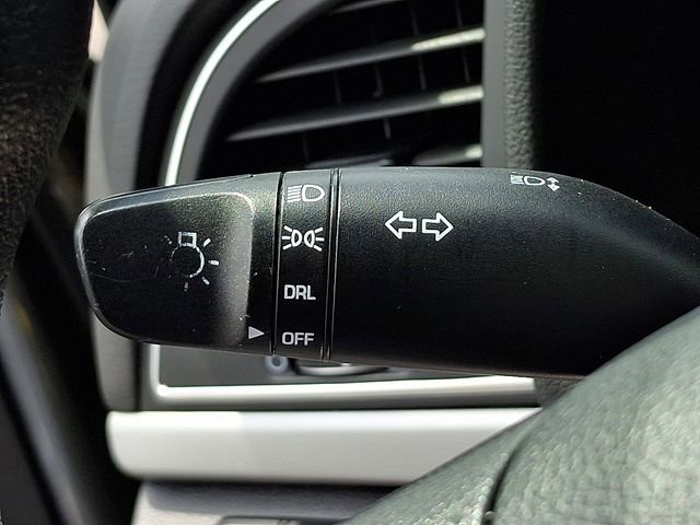 Used 2018 Hyundai Elantra SE FWD image 22