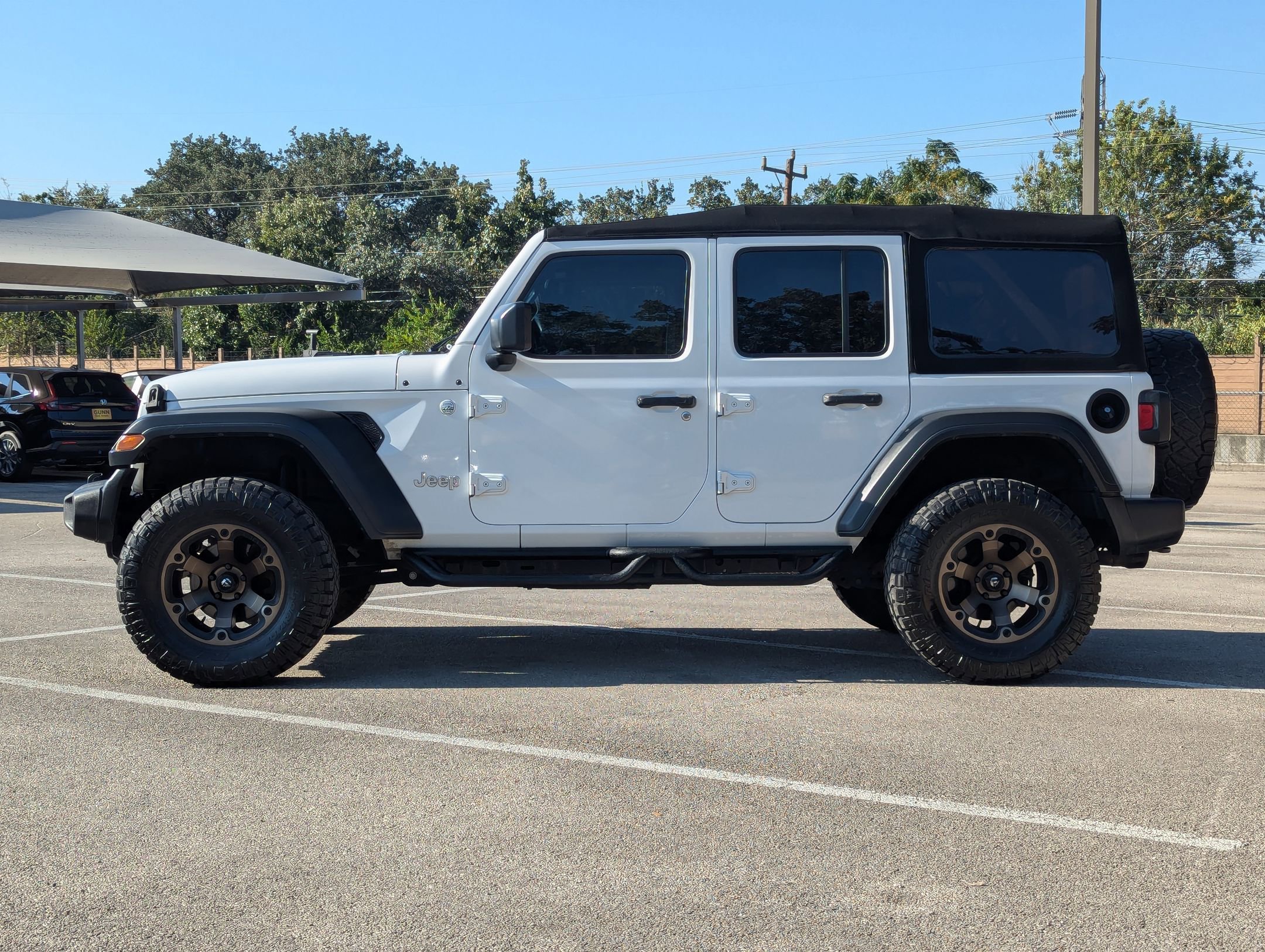 Used 2018 Jeep Wrangler Unlimited Sport image 7