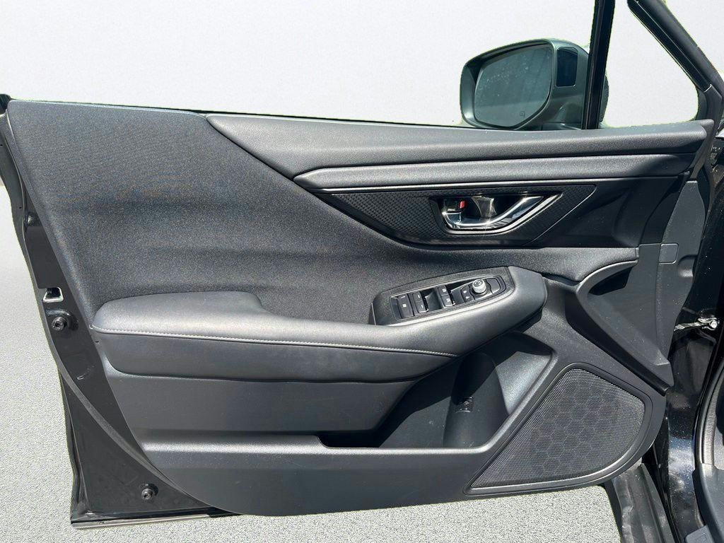 Used 2023 Subaru Outback Premium AWD/4WD image 9