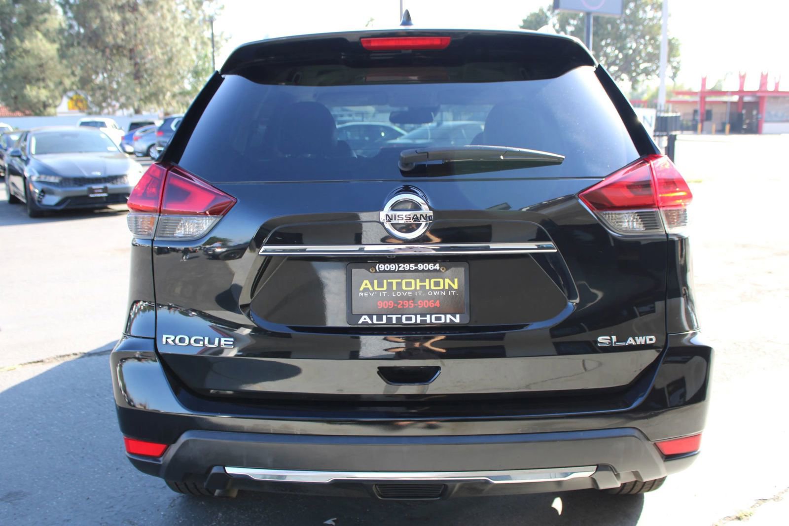 Used 2018 Nissan Rogue SL image 32