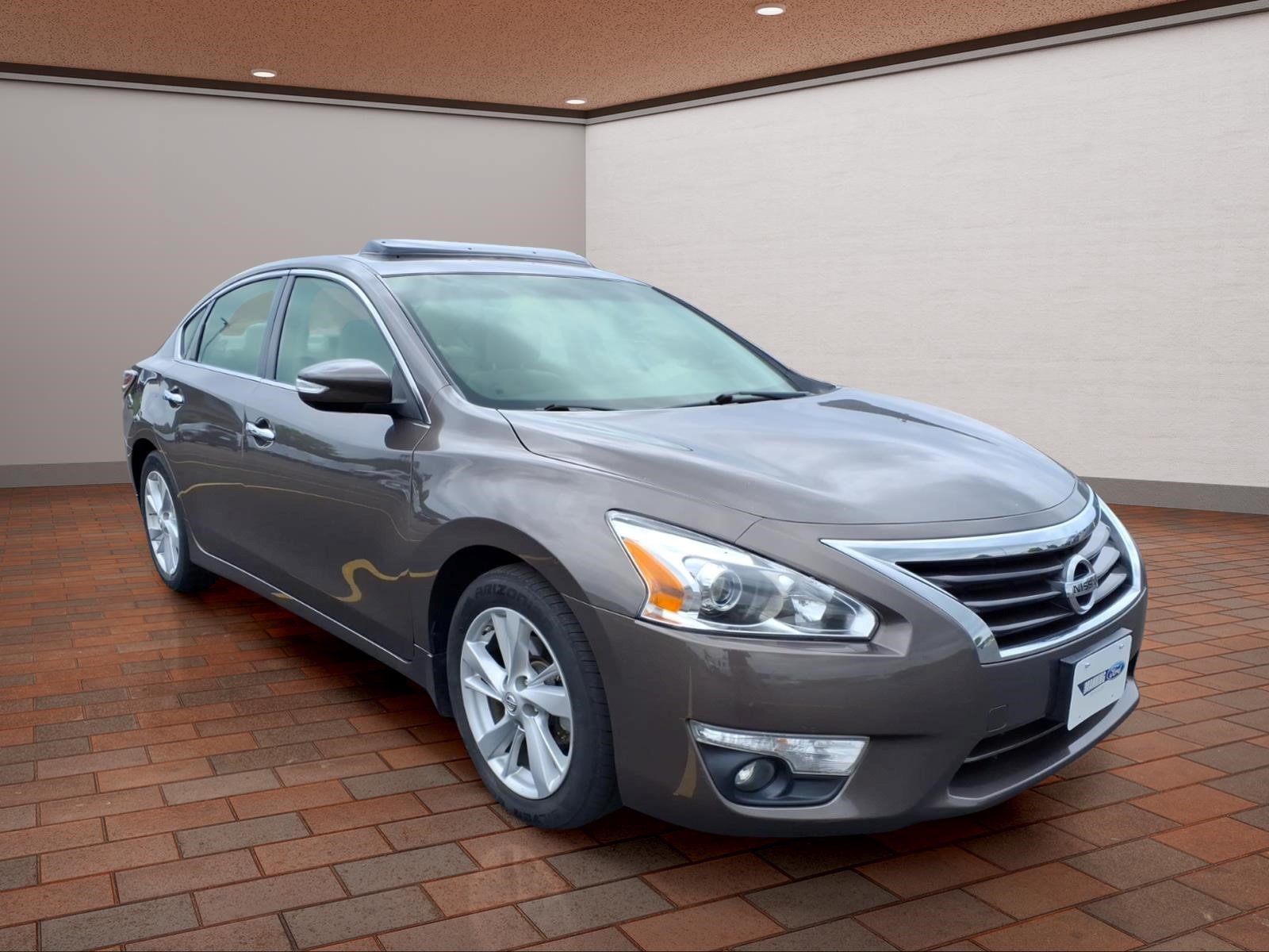 Used 2015 Nissan Altima 2.5 SV w/ Convenience Package FWD image 2