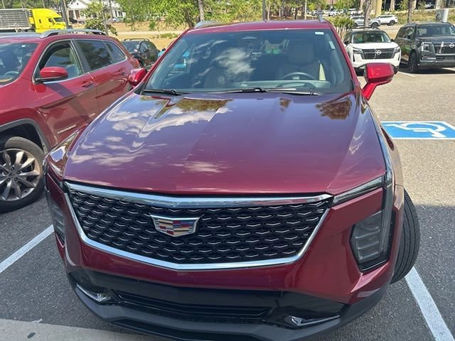 Used 2024 Cadillac XT4 Premium Luxury w/ Technology Package FWD image 9