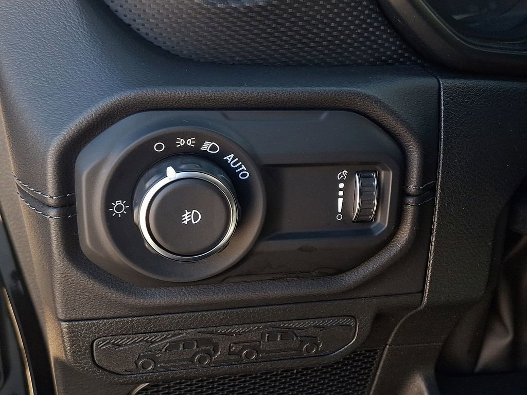 Used 2024 Jeep Wrangler Rubicon image 25