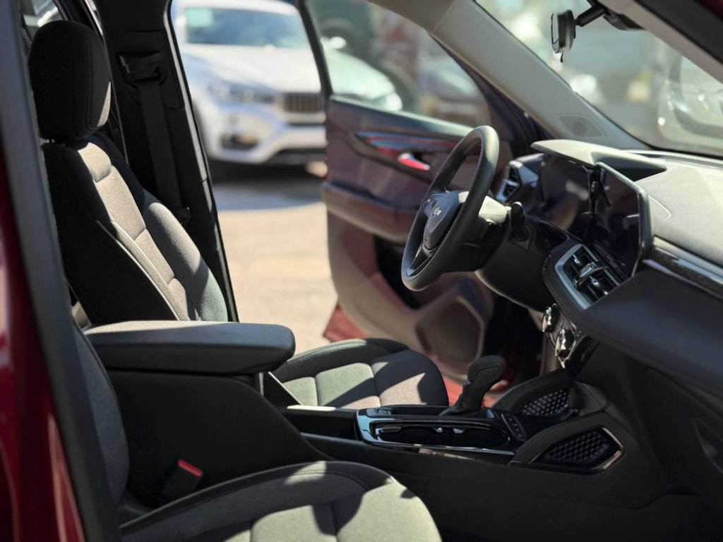 Used 2025 Chevrolet TrailBlazer LT image 15