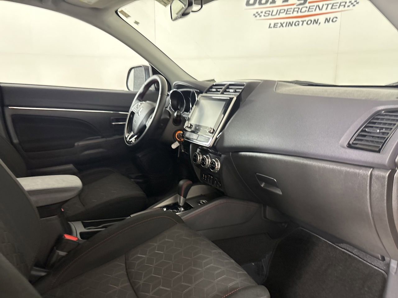 Used 2025 Mitsubishi Outlander Sport LE image 28
