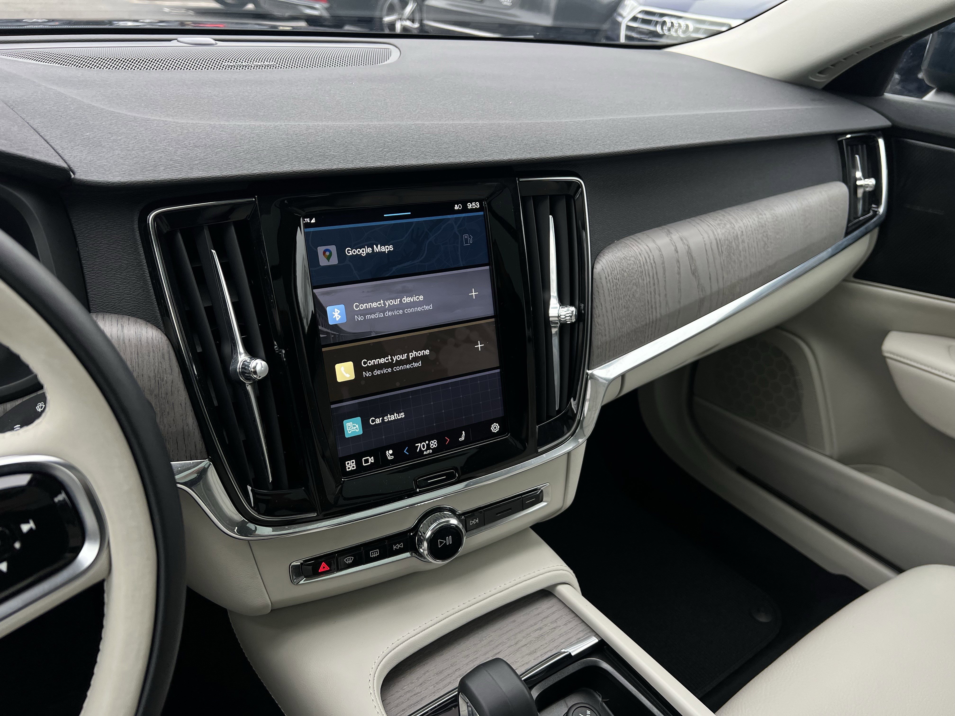 Used 2025 Volvo V90 B6 Cross Country Plus image 18