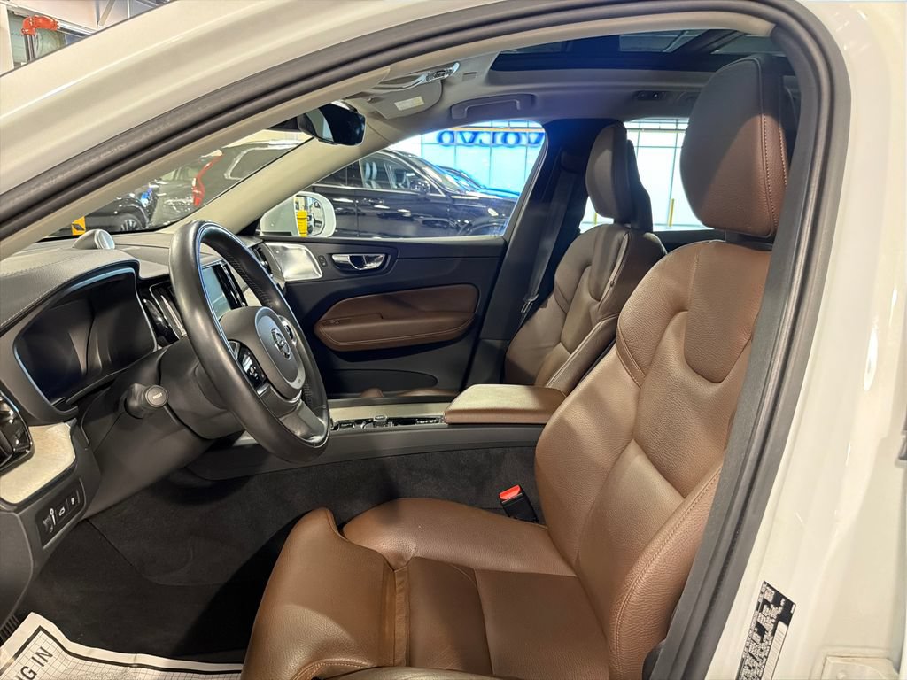 Used 2018 Volvo XC60 T8 Inscription w/ Advanced Package AWD/4WD image 10