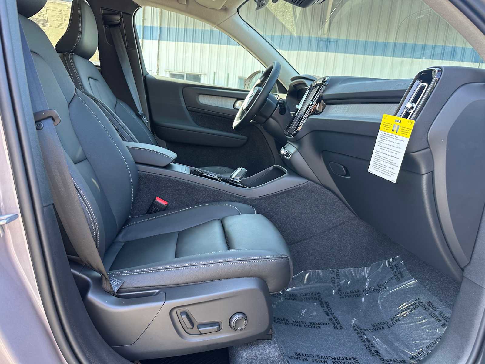 New 2026 Volvo XC40 B5 Ultra w/ Climate Package image 10