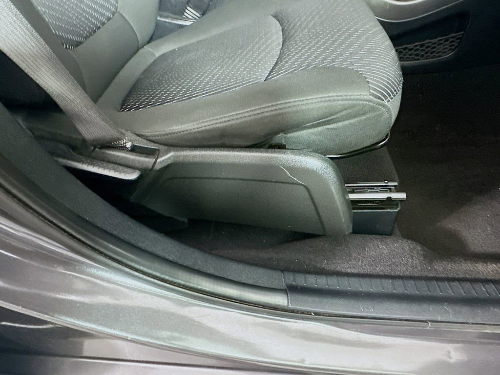 Used 2018 Dodge Journey SE image 22