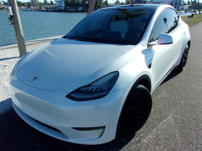 Used 2021 Tesla Model Y Long Range image 11