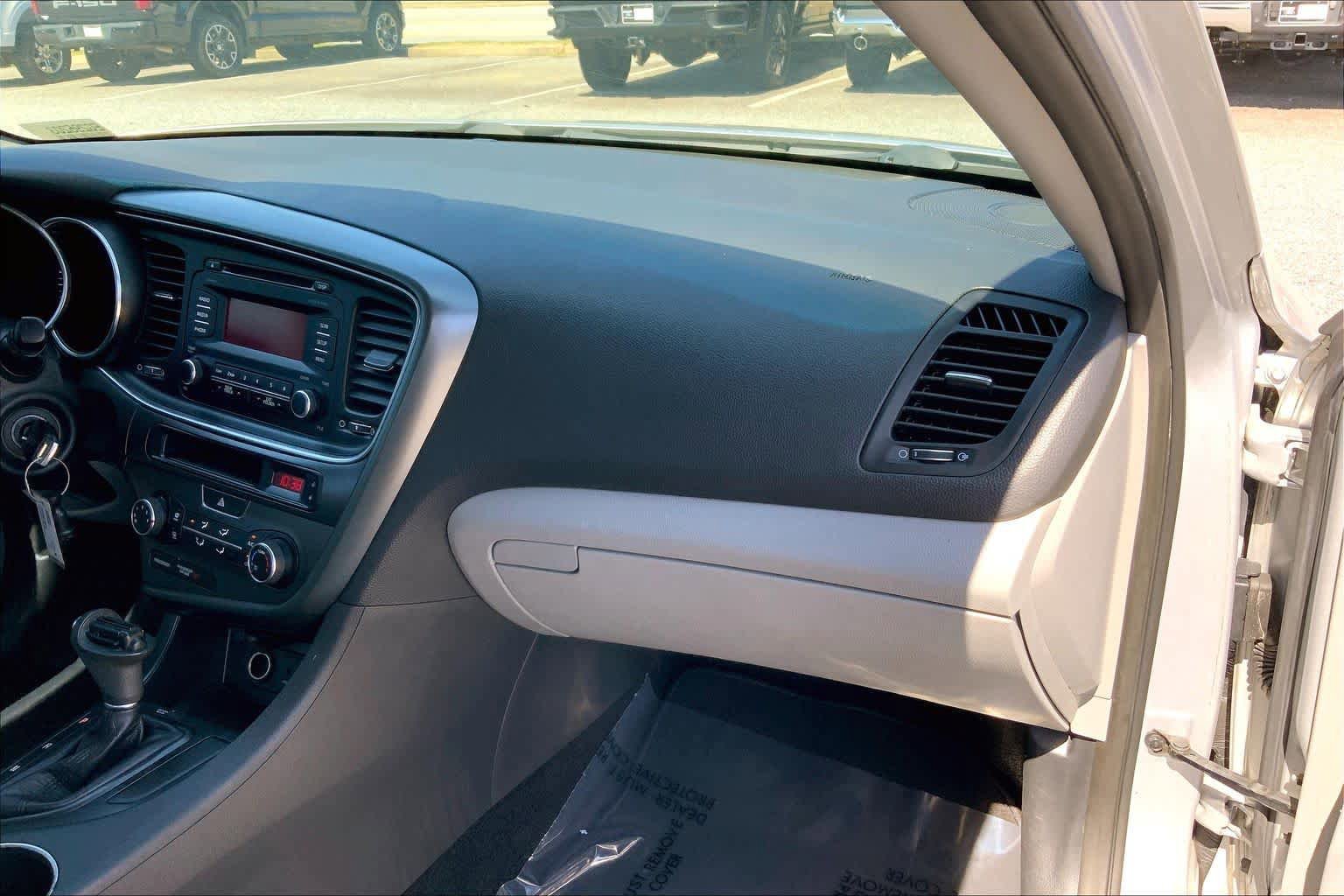 Used 2014 Kia Optima LX image 16