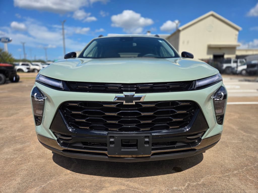 Used 2026 Chevrolet Trax ACTIV FWD image 2