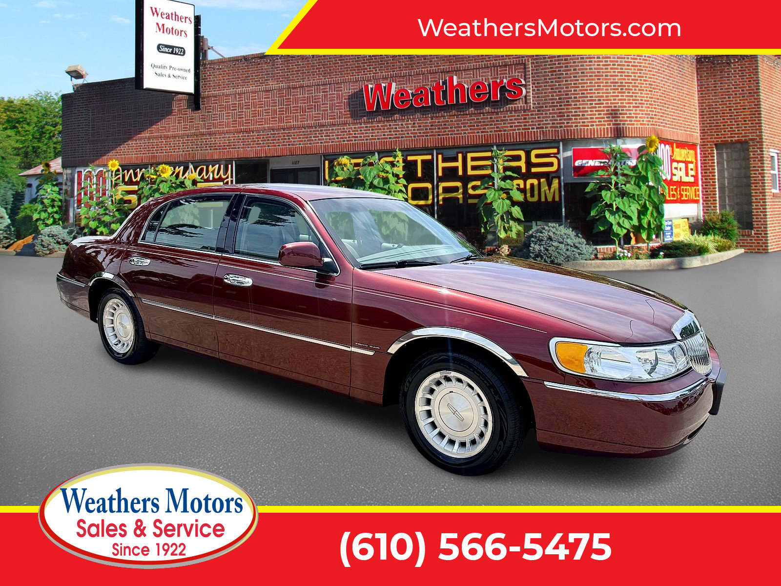 Used 2002 Lincoln Town Car Executive RWD image 1