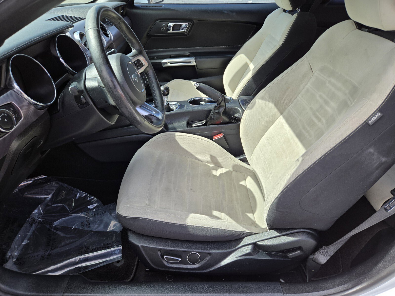 Used 2015 Ford Mustang Coupe RWD image 8
