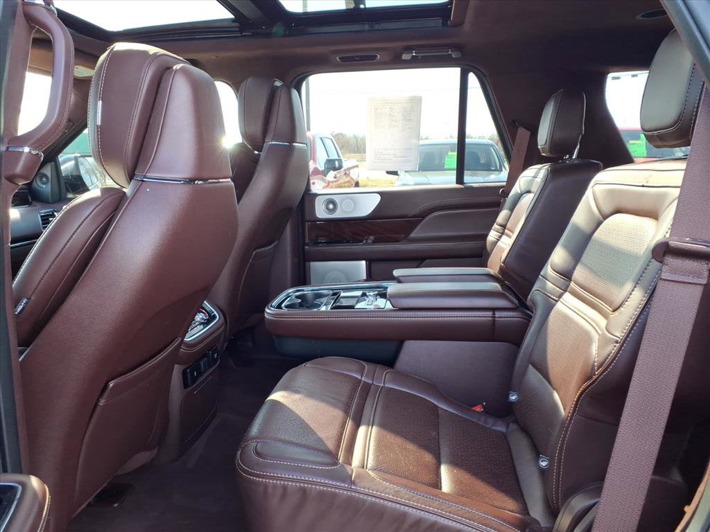 Used 2020 Lincoln Navigator Black Label w/ Cargo Convenience Package image 28